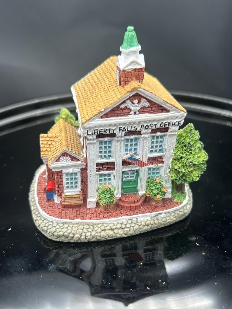 † – LIBERTY FALLS Collection – Post Office – (AH107)