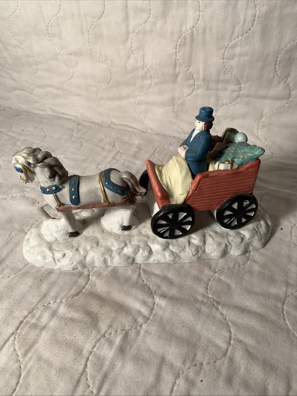 Christmas Valley Collection Series Horse Drawn Carriage 8″x4″x3″ Item #N257