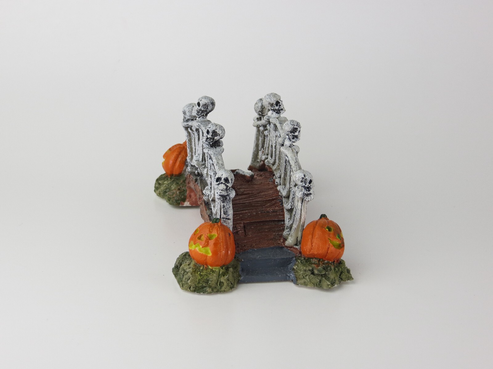 Lemax Spooky Town Skull Bridge in Box, 2007, Halloween Village, # 53241