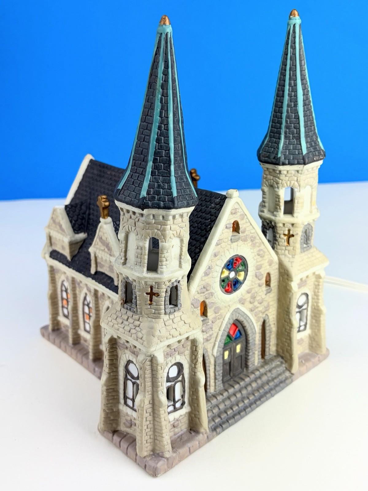 Dickens Keepsake Porcelain Lighted House Cathedral Church Snow Village Lighted