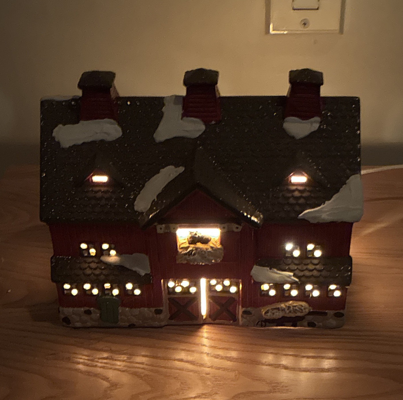 Painted Lighted Red Barn Christmas Village House Ceramic Porcelain Boxed