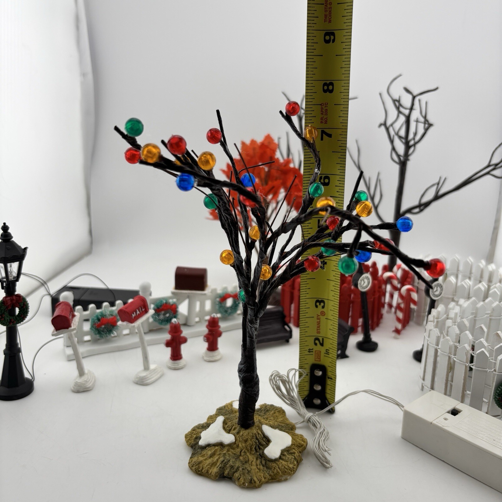 Department 56 Accessories Autum/Christmas Lot Dollhouse Fence Tree Street Lights