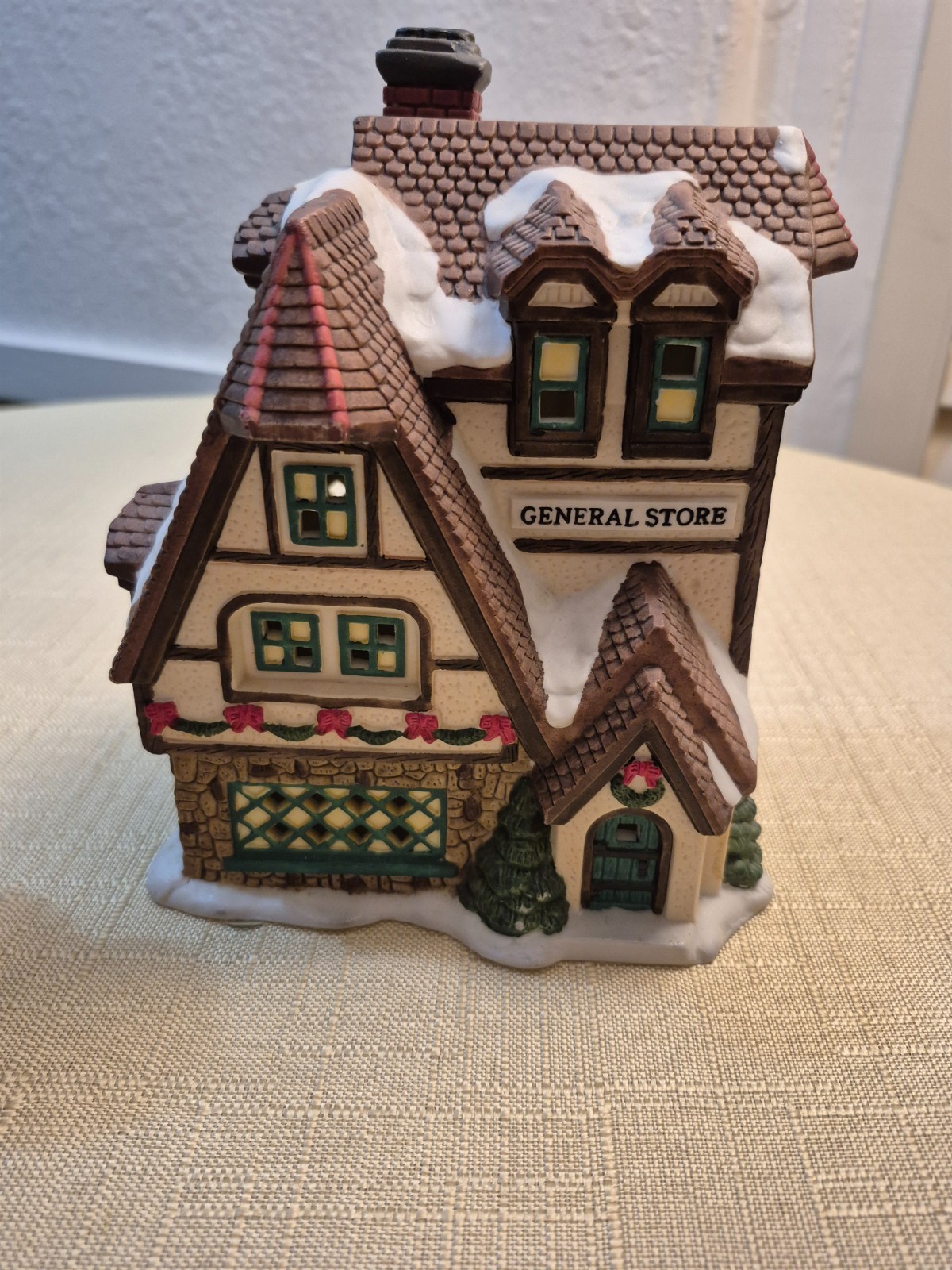 Grandeur Noel Snowflake Village 1994 Collector’s Edition Gift Shop/General Store