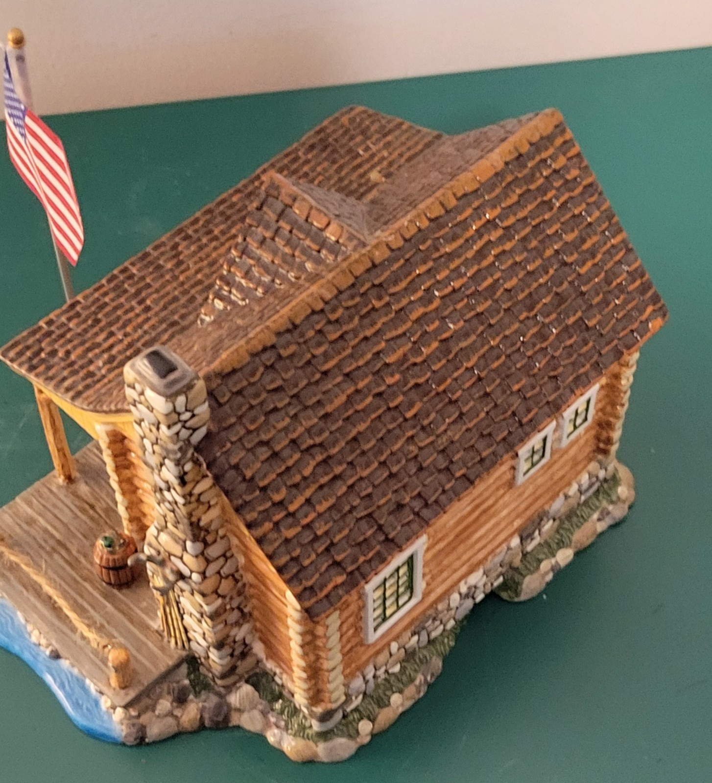 Dept 56 #56.55369 Grandpa’s Cabin 2004 retired 2006