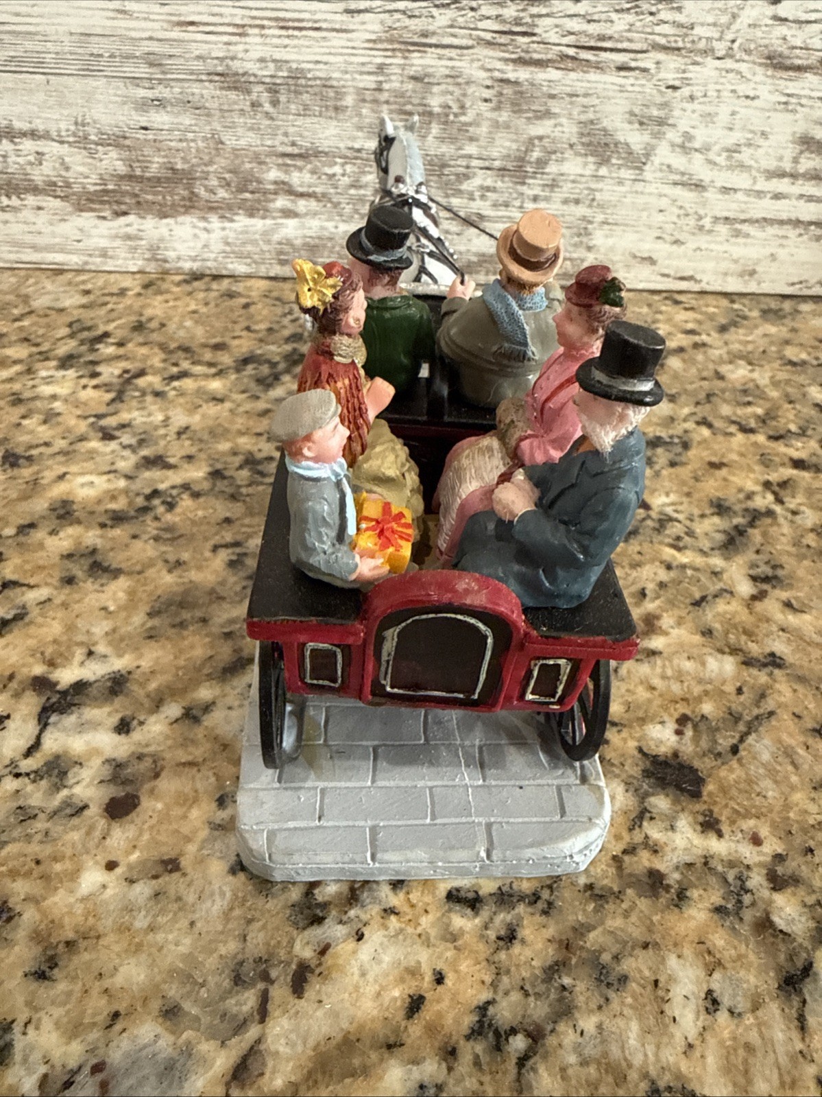 Coventry Cove By Lemax – CARRIAGE RIDE 3841 – Table Accent – 2010