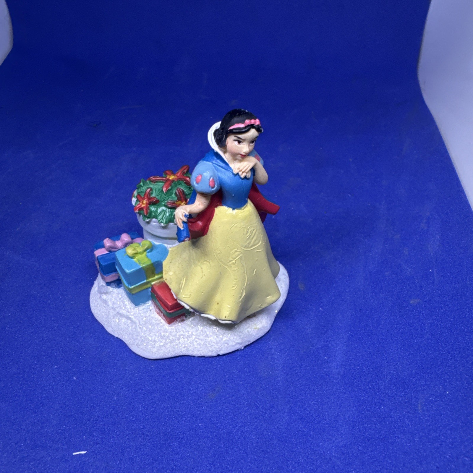 HAWTHORNE VILLAGE/DISNEY HI-HO HOLIDAY COTTAGE W/ SNOW WHITE