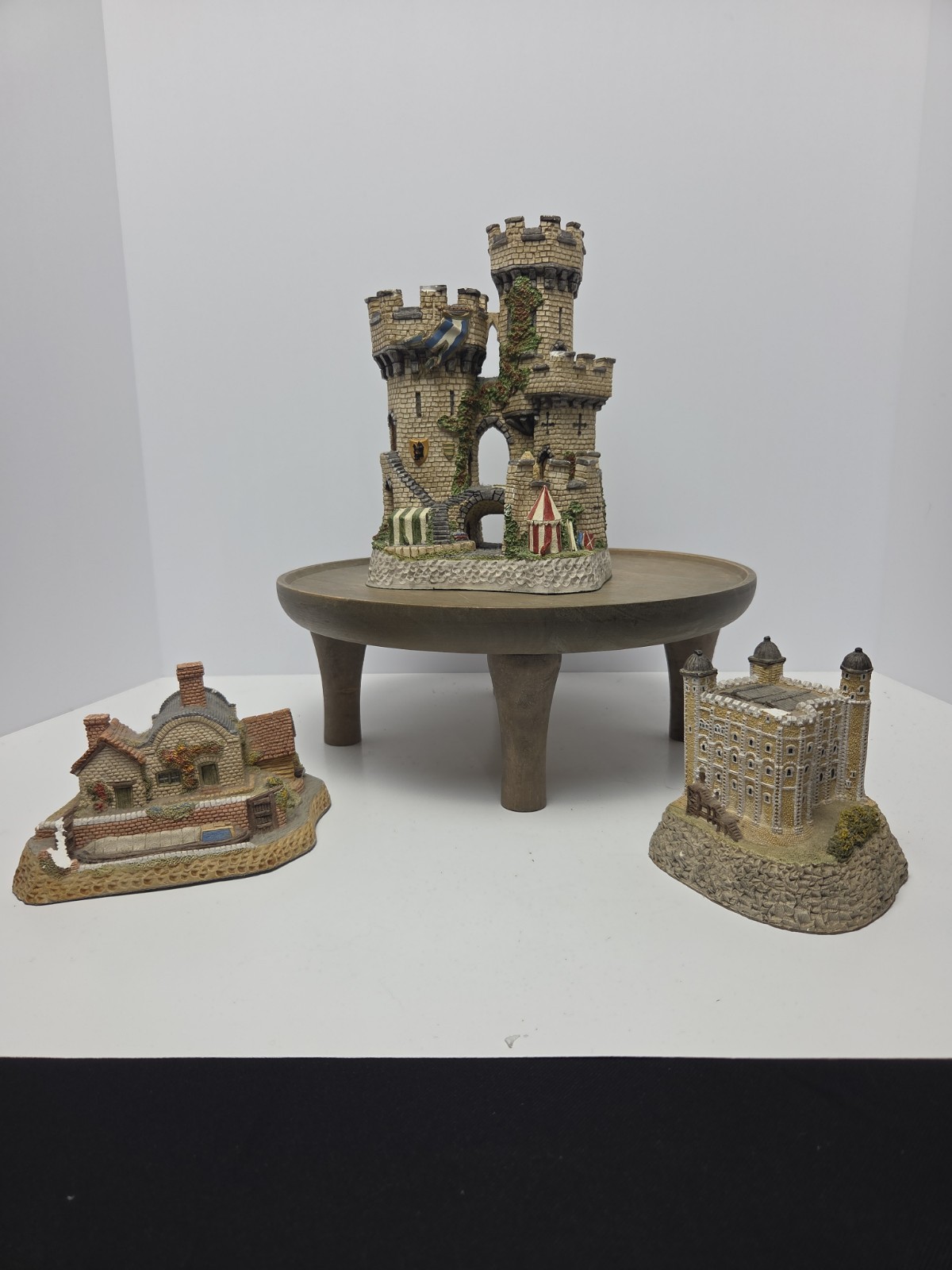 David Winter Collection ~ Kingmaker’s Castle/White Tower/Lock Keeper’s Cottage