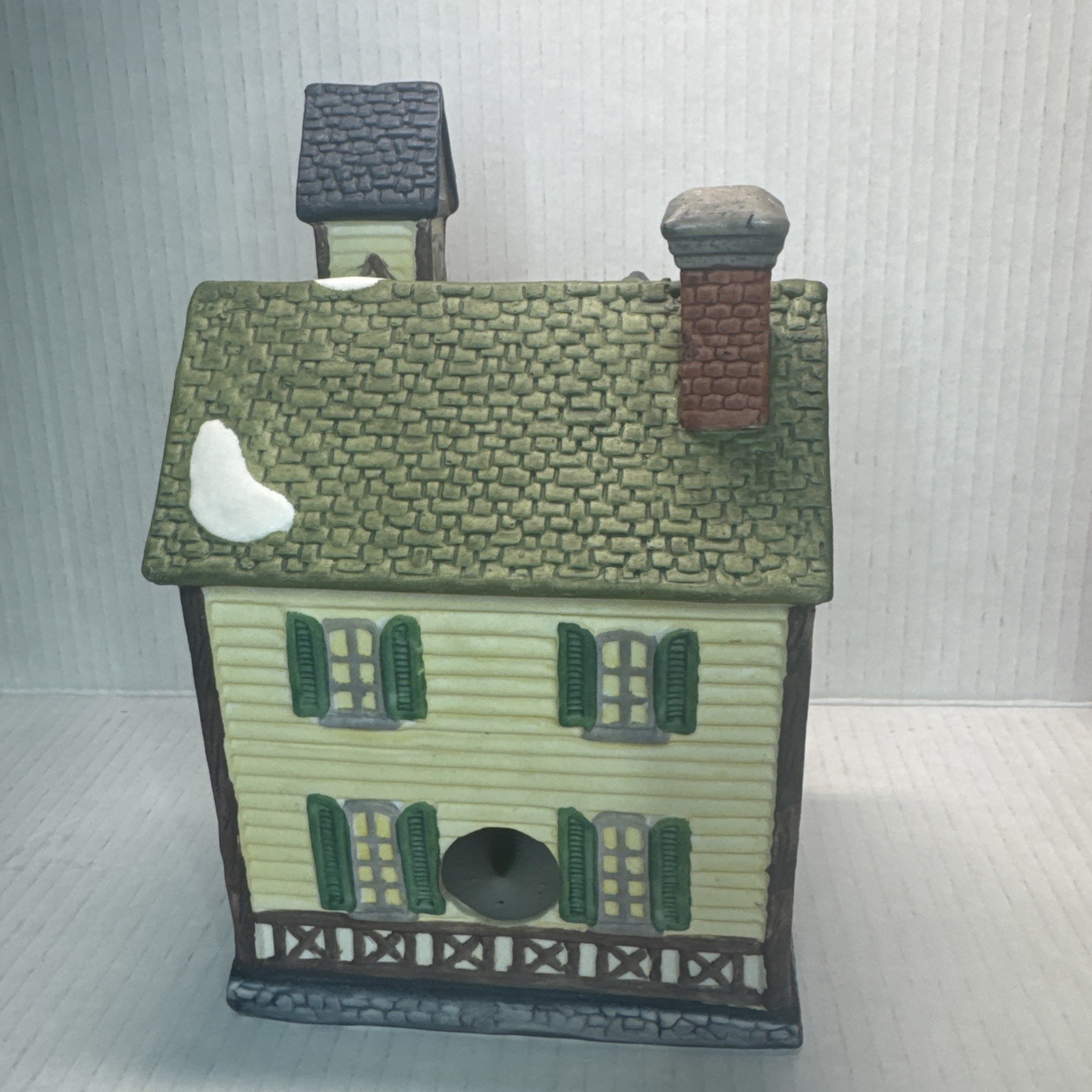 Dickens Collectibles Towne Series Victorian House. Excellent Condition