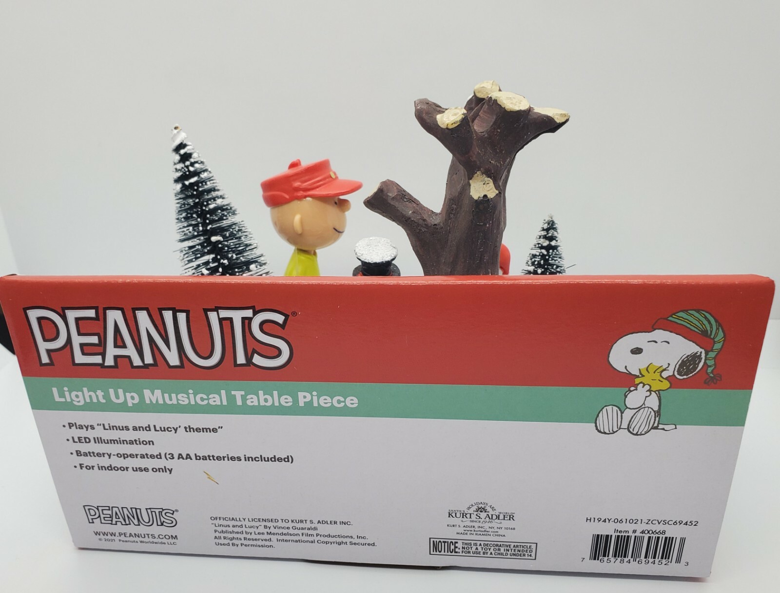 Brand New 2021 Peanuts Snoopy Charlie Brown & Snowman Light Up Music Table Piece