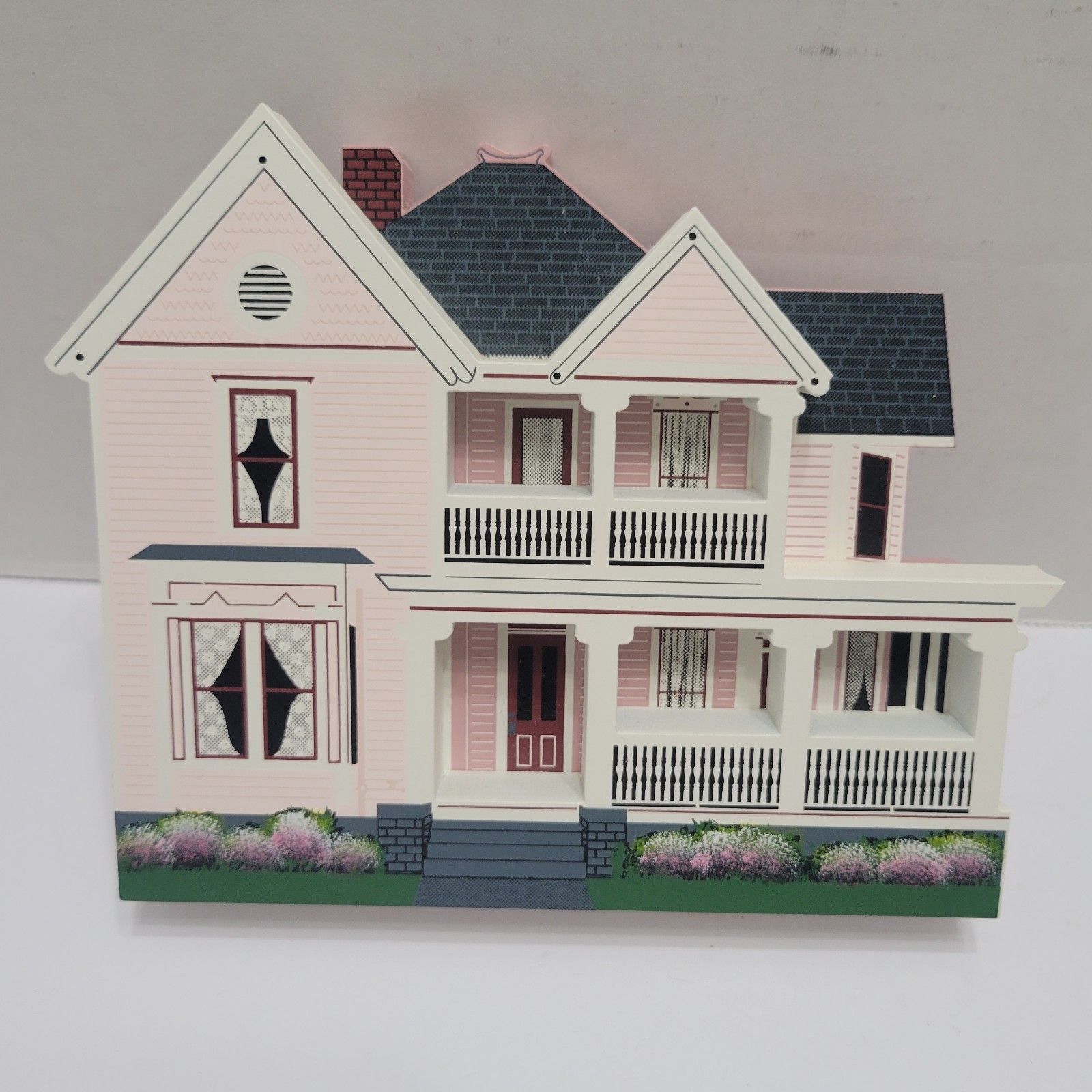 1996 Shelia’s Collectible “Newton Home” Knoxville Tennessee Wood Village House