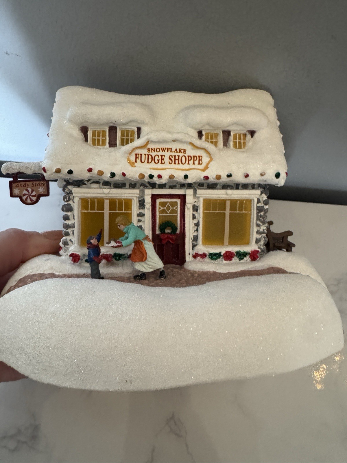 Thomas Kinkade Teleflora 2022 Snowflake Fudge Shoppe Light-Up Collectible