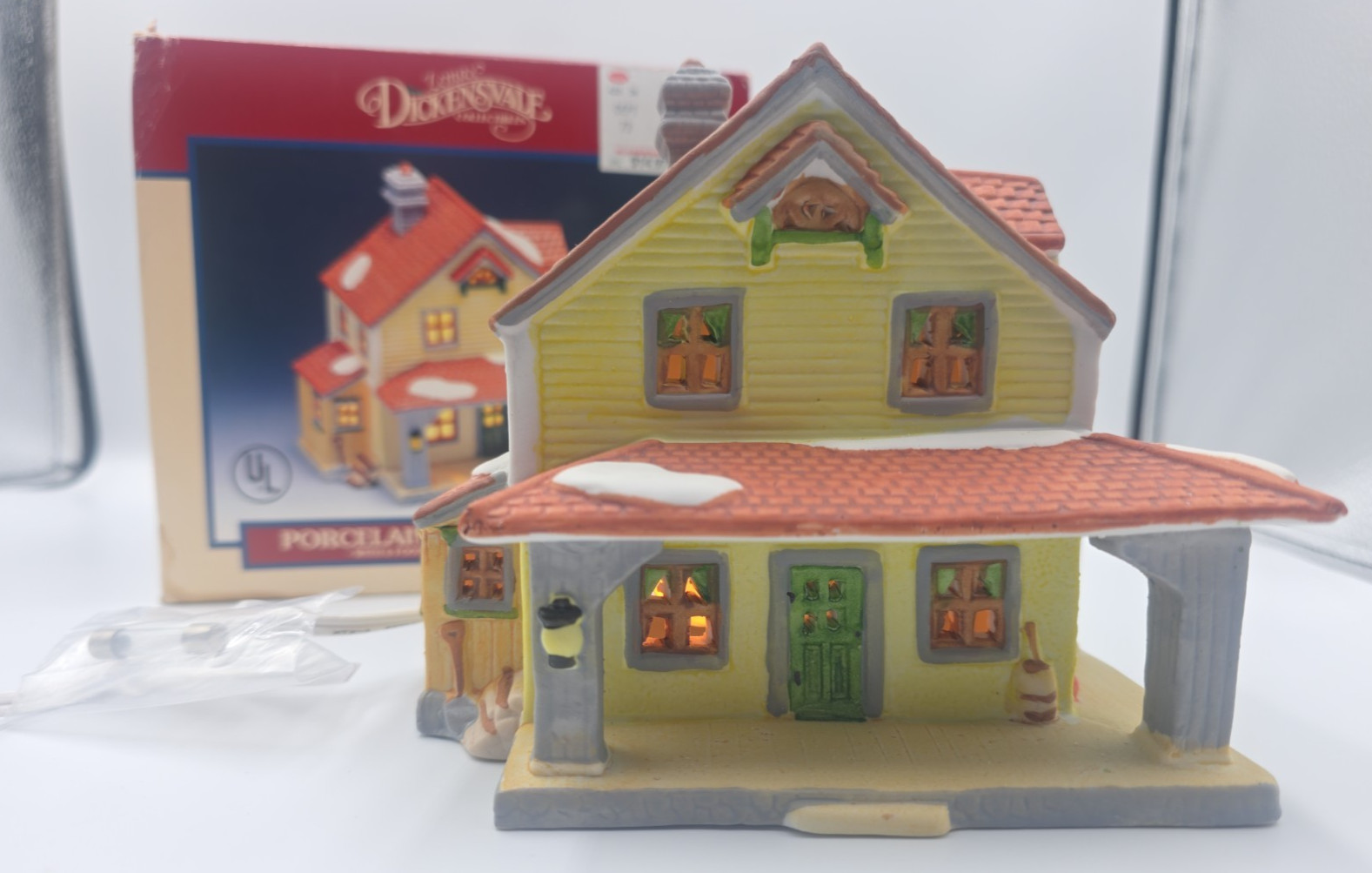 1993 LEMAX Dickensvale Porcelain Lighted House Works with Box