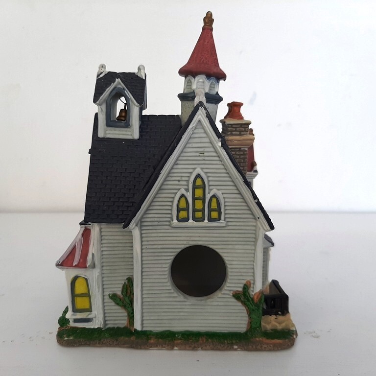 LEMAX Christmas Village Creekside Chapel Church 2006 #65367, 7″ Tall