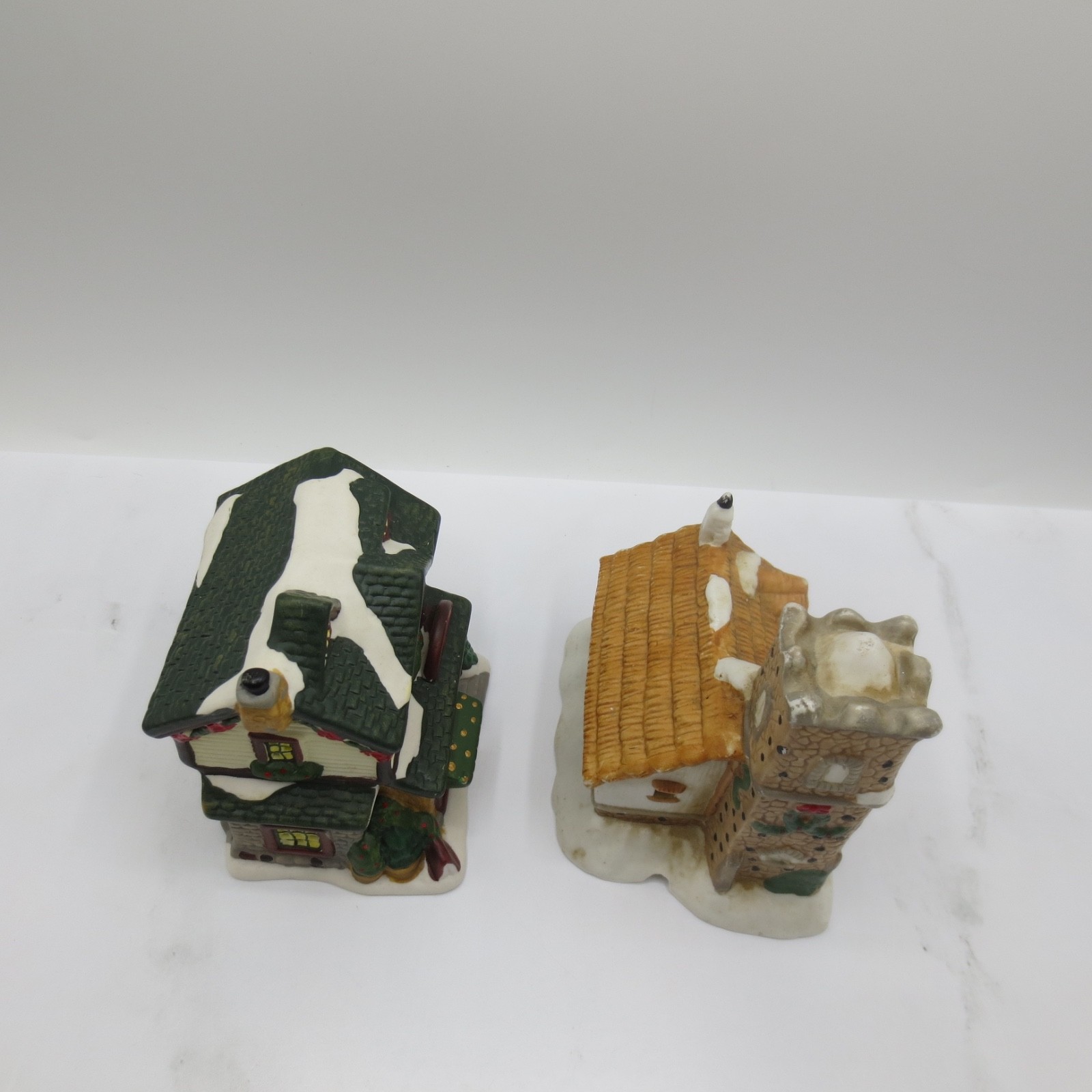 Lot Of 2 Christmas Village Houses Bakey And Grocery Store Home Decor