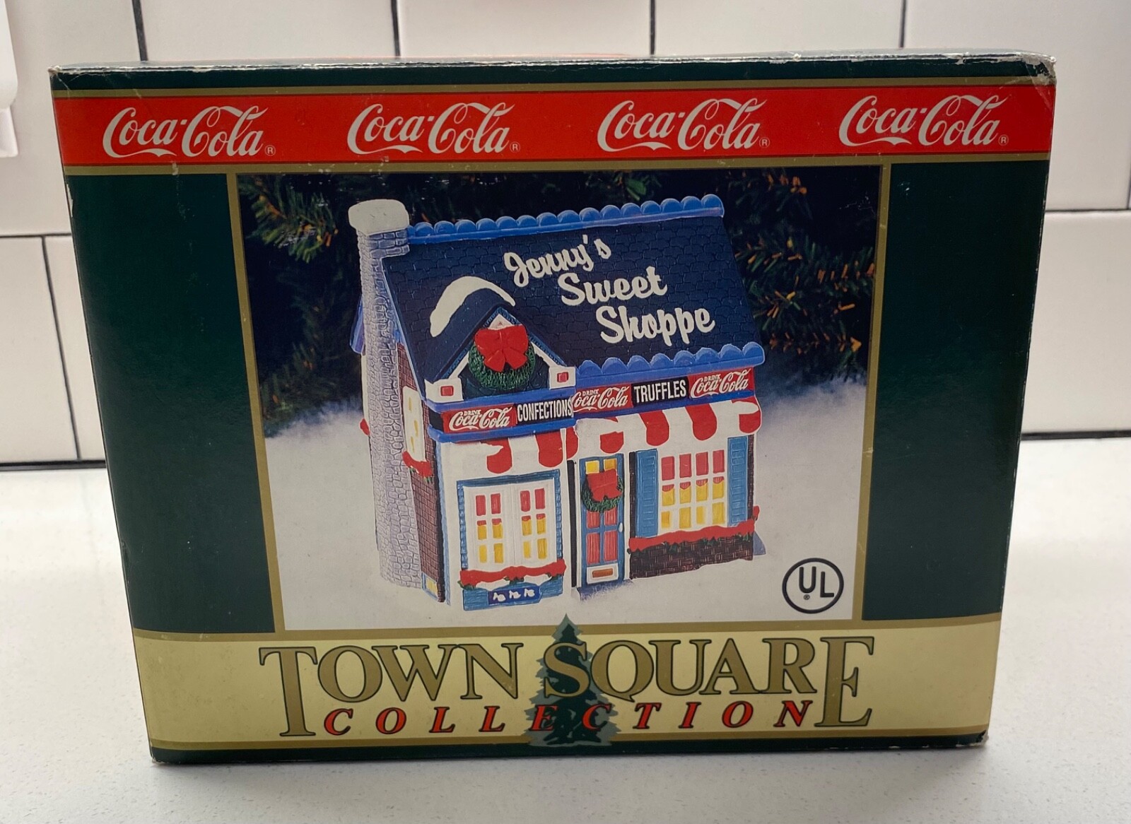 COCA-COLA JENNY’S SWEET SHOPPE TOWN SQUARE COLLECTION CHRISTMAS VILLAGE