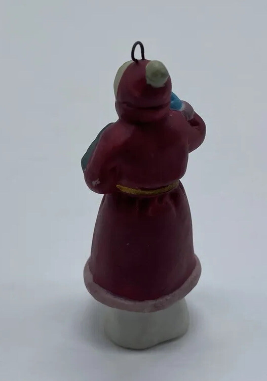 Dickens Collectables Christmas Village Accessory WOMAN FIGURINE Dollhouse F51