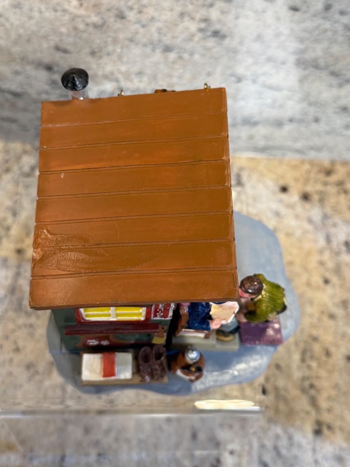 Lemax Coventry Cove Table Accent Village Accessory – Willie’s Shoe Shineshack