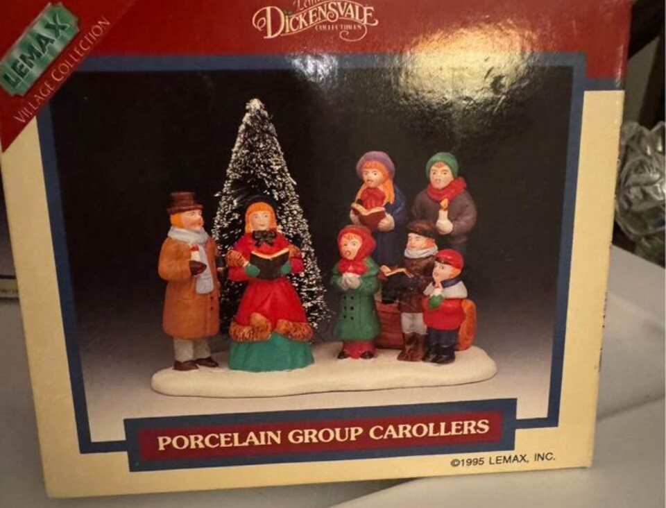 Lemax Dickensvale 1995 Village Collection Porcelain Group Of Carollers