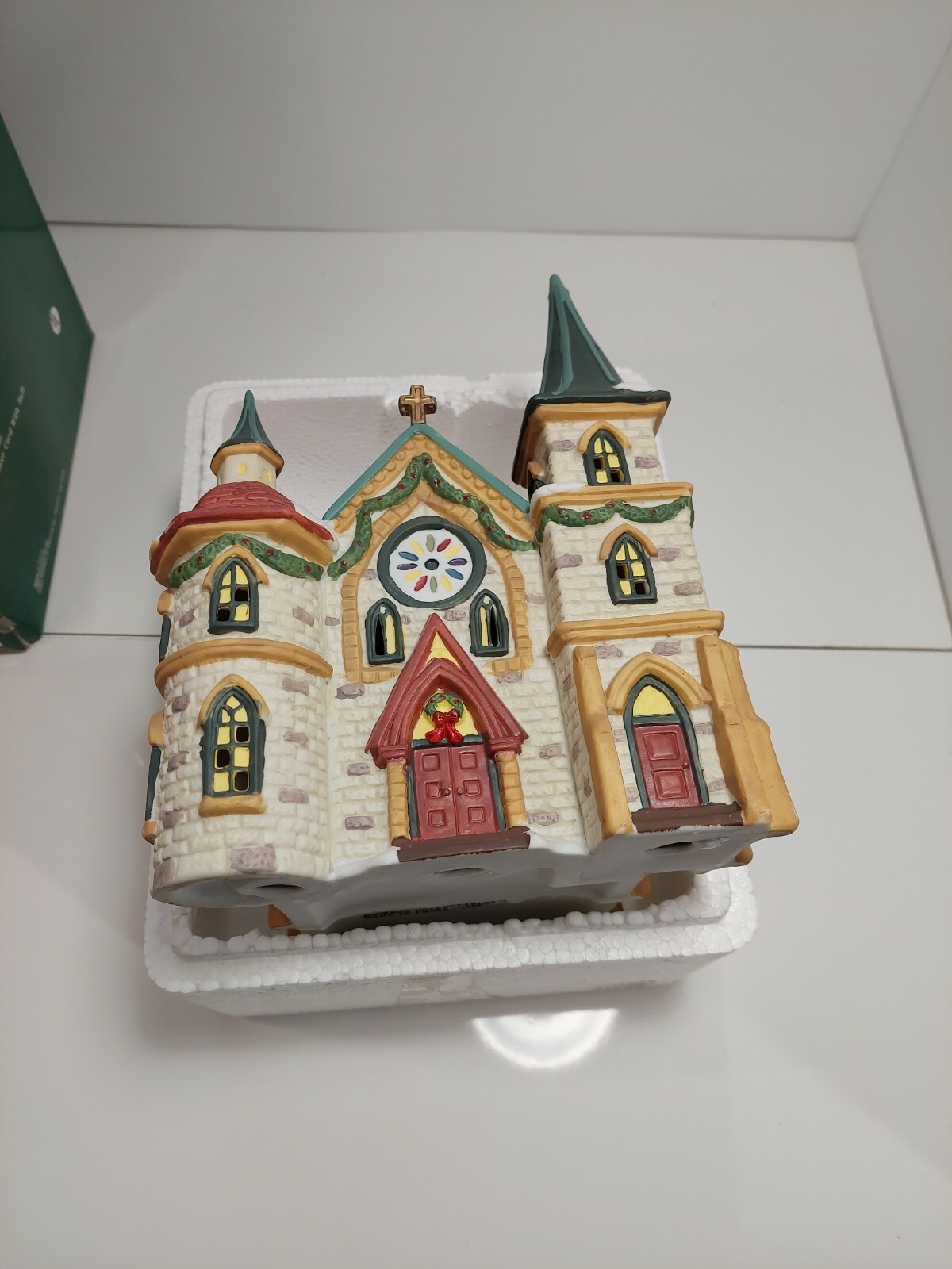 Dickens Collectables Victorian Series Village Church Porcelain Lighted House