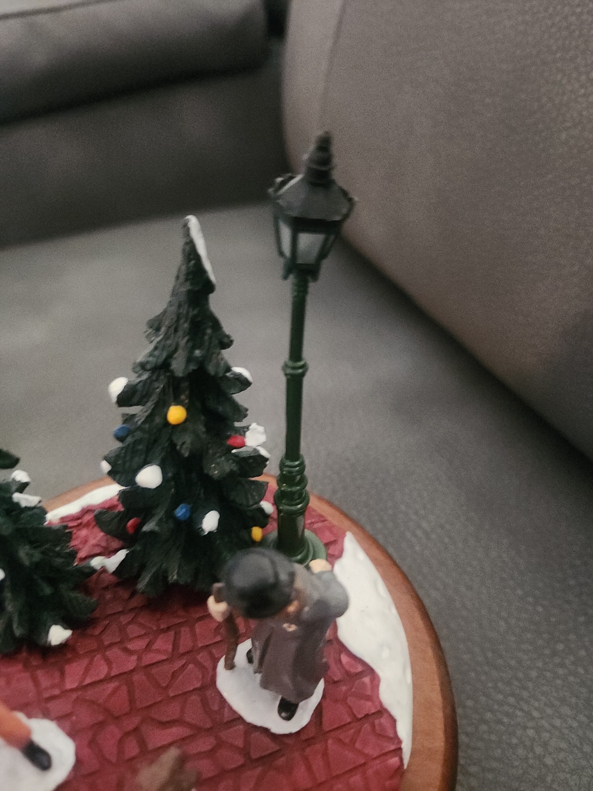Music Box Dickens Lights up & Plays Wish You Merry Christmas Tiny Tim & Scrooge