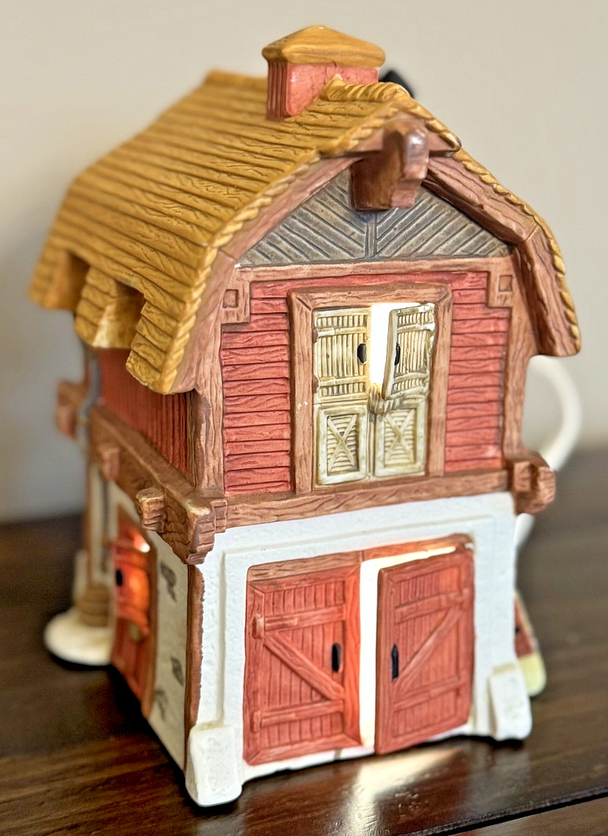 Retired Santa’s Best ’92 Barn “Christmas in Vermont” Village House VINTAGE Colle