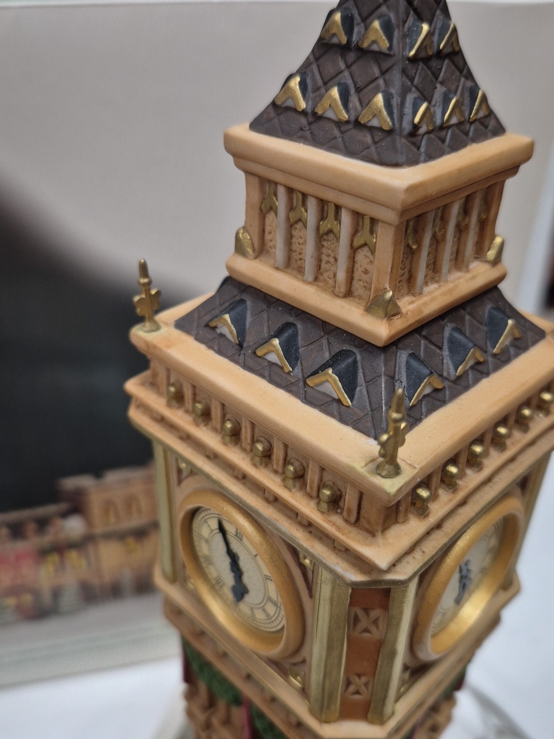 Department 56 Dickens Village “Big Ben” In Original Box With Light & Trees 58341