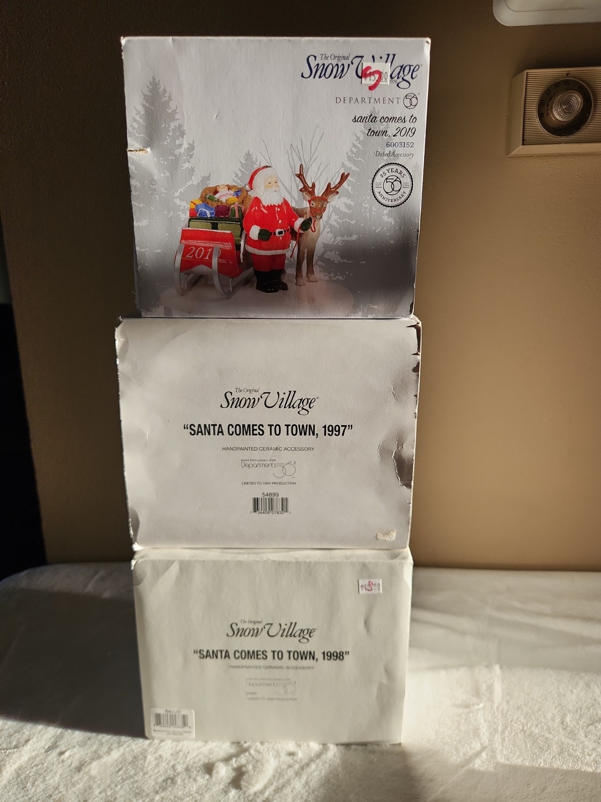 Department 56 Snow Village Sainta Bundle. 3 Pieces In Lot.