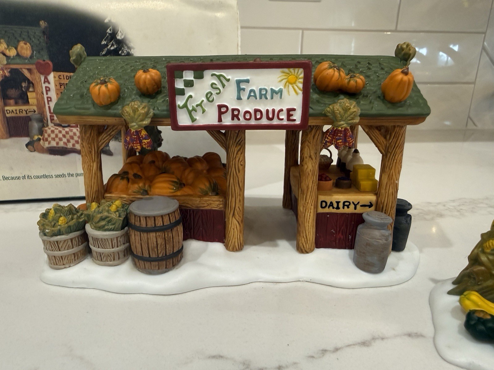Dept 56 New England Village Series ‘Farmer’s Market’ Set of 2 w/Box #56637