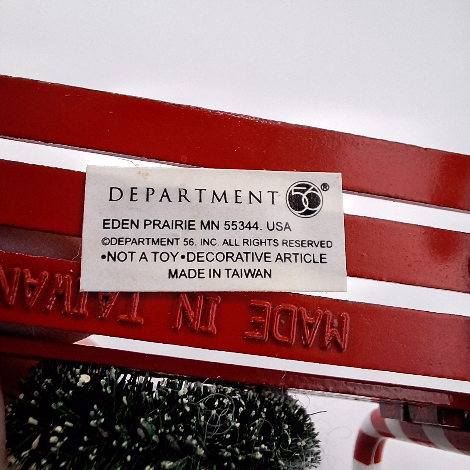 Dept 56 Candy Cane Bench Christmas Village Red White Green Wreath No Box