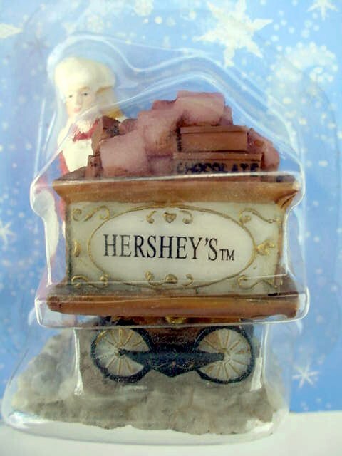 Hershey’s Holiday Village Chocolate Factory Set Lot Candy Cart Cocoa Bean Crates