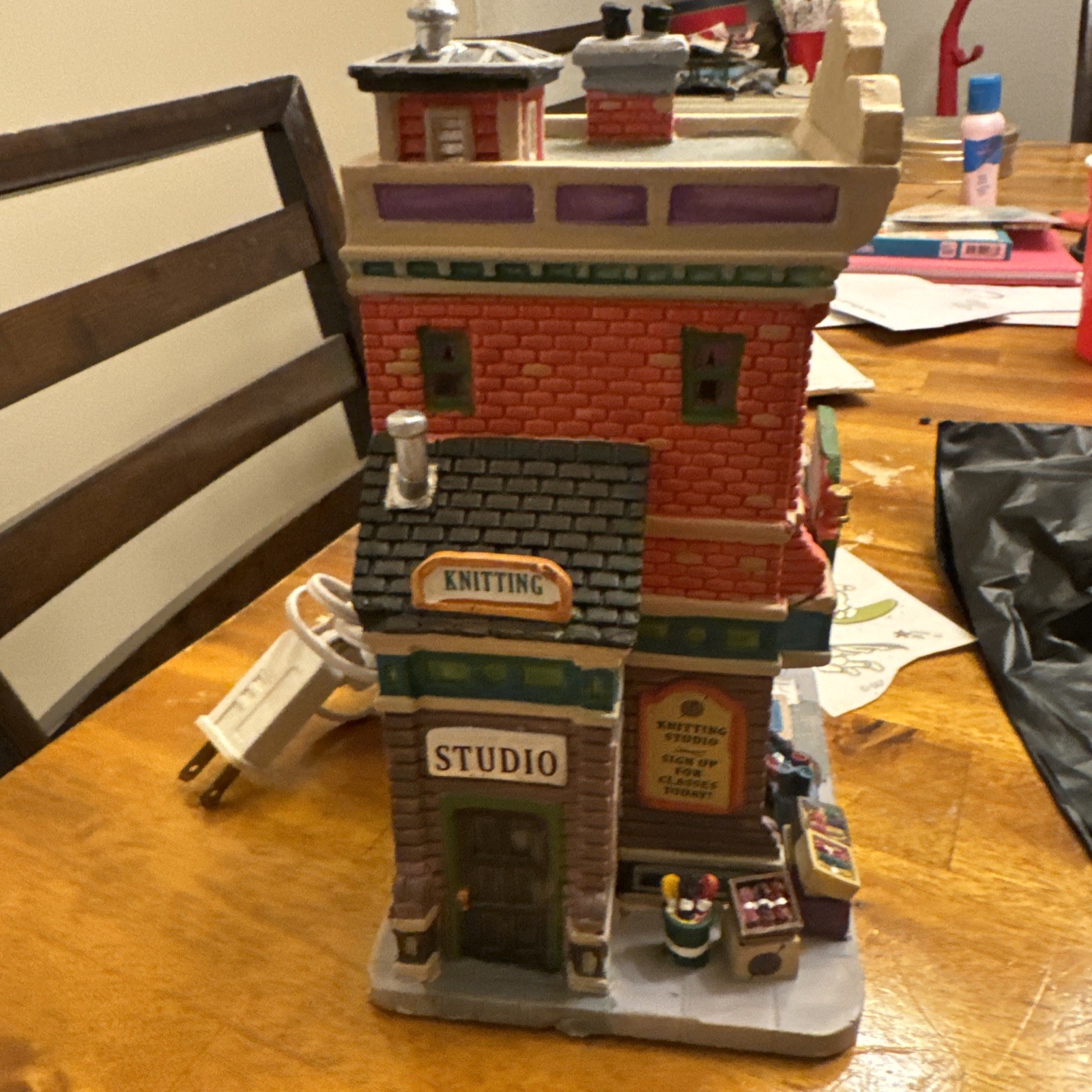 Lemax Coventry Cove Stitch in Time Knitting Shop Christmas Village 15241 2011