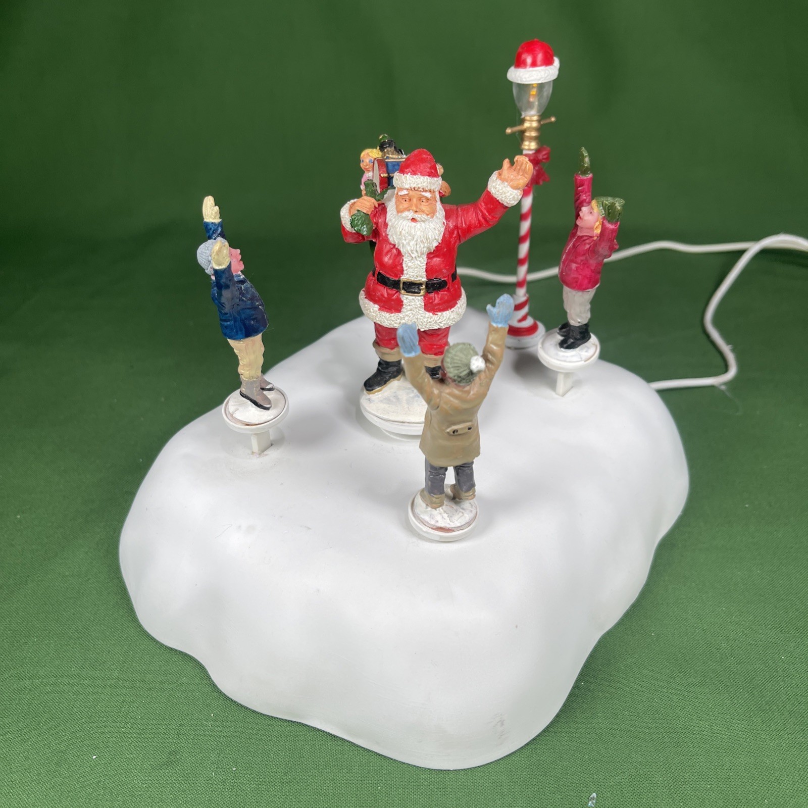 DEFECTIVE RARE 2010 Lemax HOORAY FOR SANTA Lighted Animated Table Accen G3D
