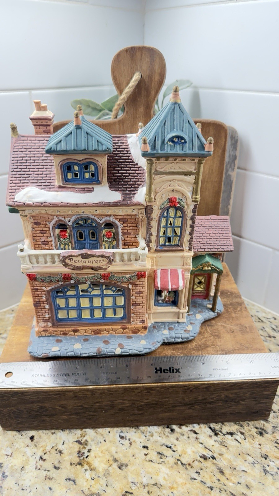 Holiday Expressions Fiber Optic Porcelain Restaurant House Xmas Village NEW Box