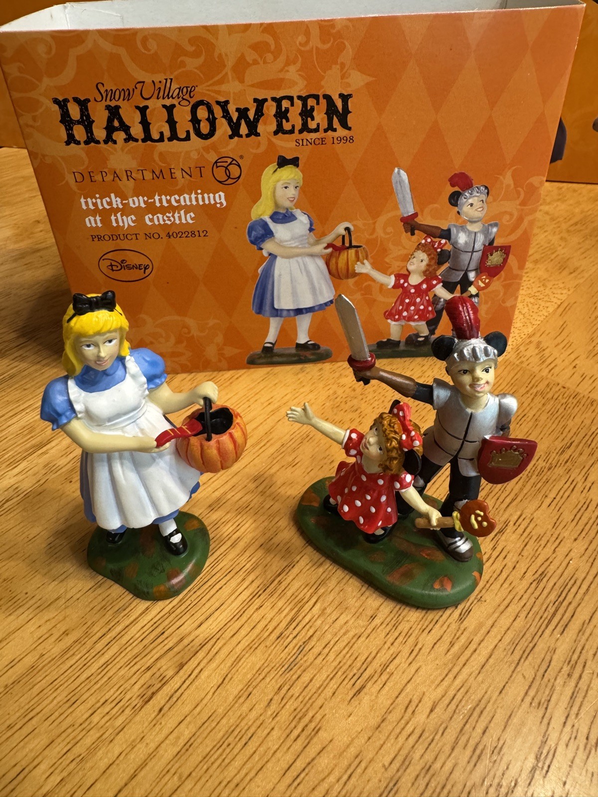 Trick-Or-Treating At The Castle 4022812 Halloween Dept56 SnowVL-BUYER GUARANTEE