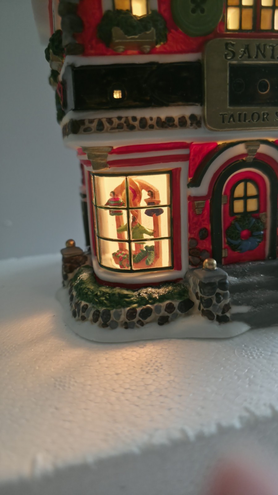 Dept 56 North Pole – Santa’s Tailor Shop – Mint In Box 56793 Sewing W/ Acc
