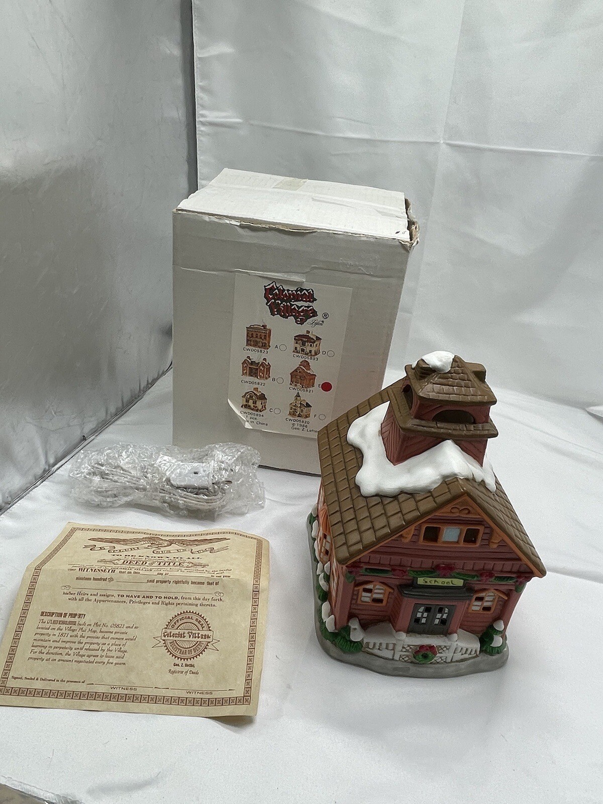 Lefton Colonial Village School 1986 Byron Wood 05821 Porcelain Lighted