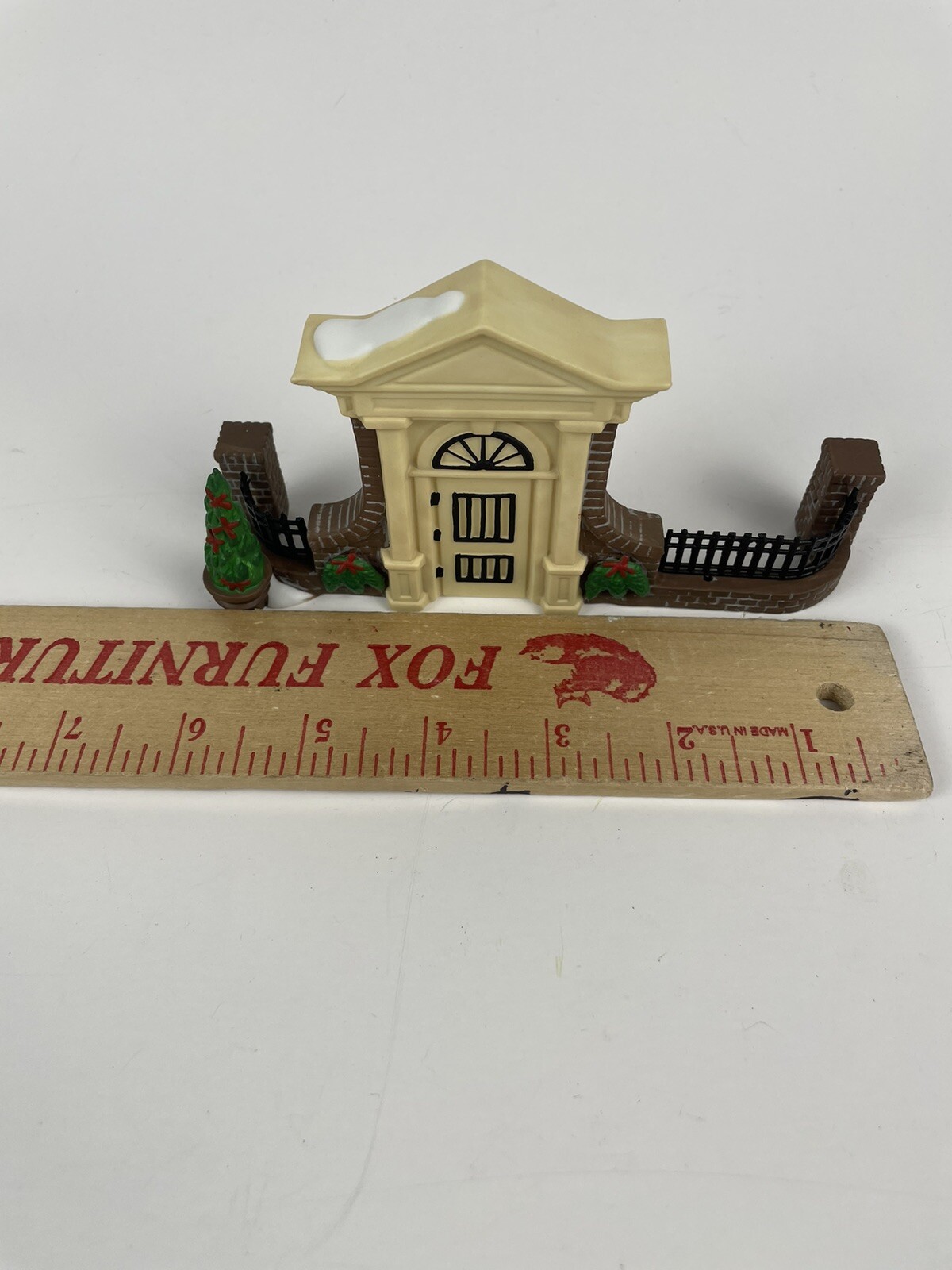 Heritage Village – Disney Parks Village Series “Old World Antiques Gate” #53554