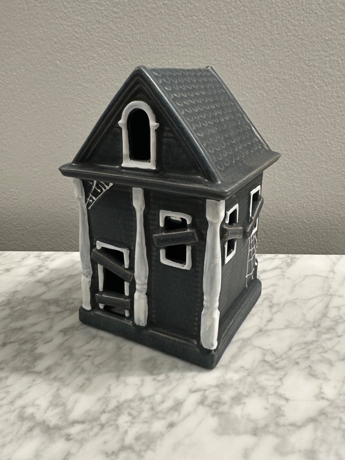 New NWT Pottery Barn Ceramic Village Haunted House Small Halloween 7” Fall Decor