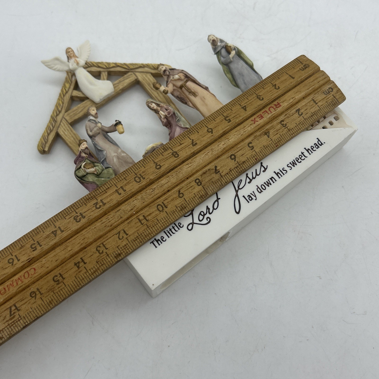 Light Up Nativity Christmas Scene Away In A Manger Table Top 3D Diorama