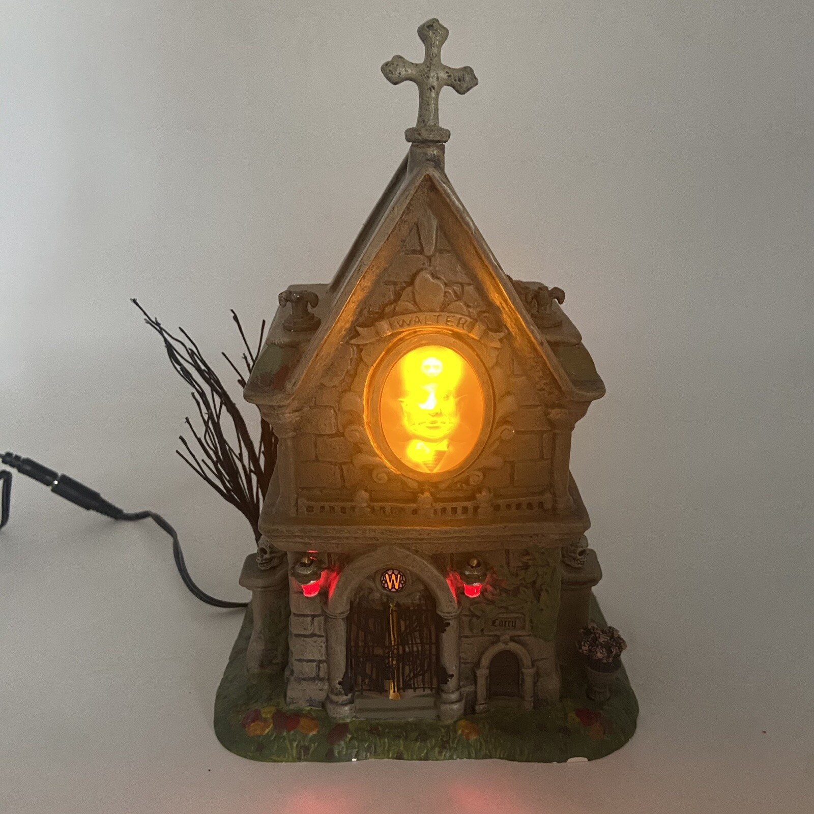 Dept 56 Halloween The Travis Louie Walter & Larry’s Crypt 4020232 Damaged Cross