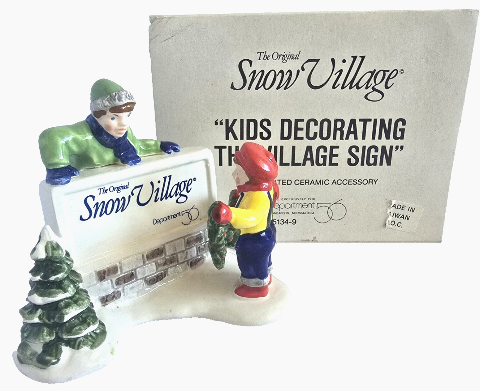 Dept 56 Snow Village Kids Decorating the Village Sign Vintage #5134-9 Retired