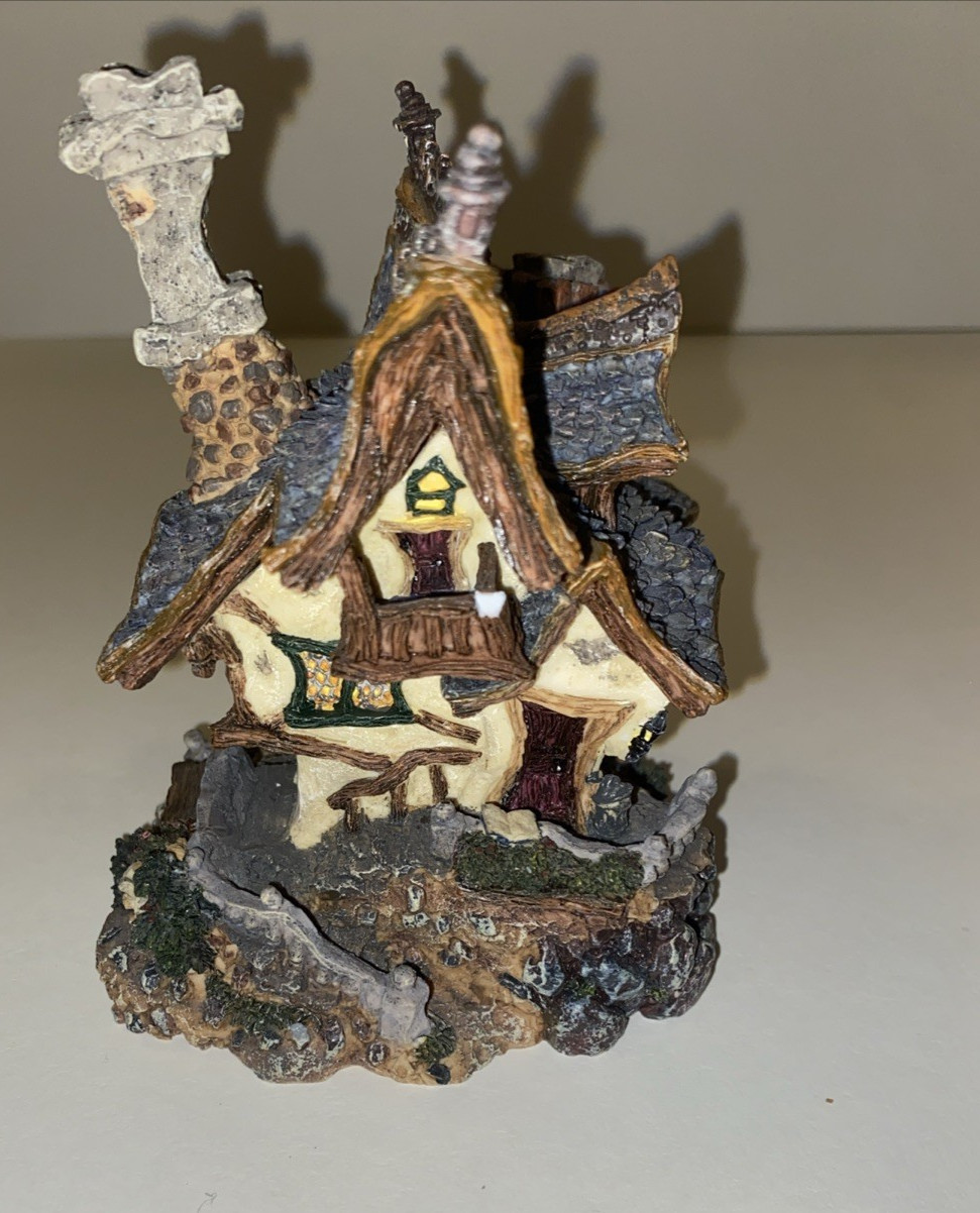 Boyd’s Bearly Built Village Wilson’s Books Style# 19022 1st Ed Bookshop Figurine