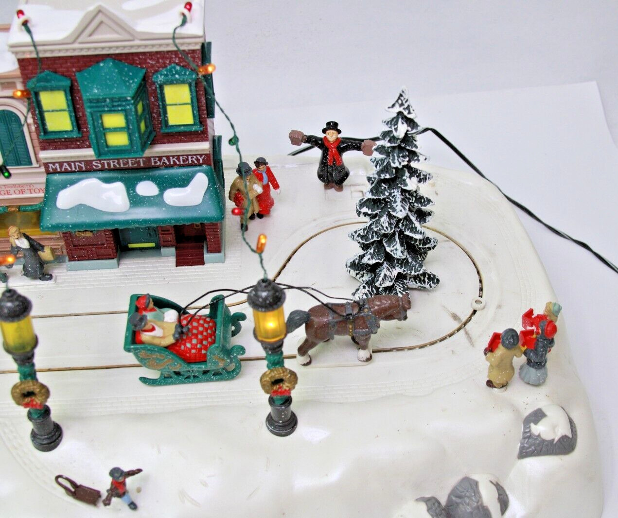 The Magic Of Mainstreet Trendmasters Lighted Animated Christmas Village No Music