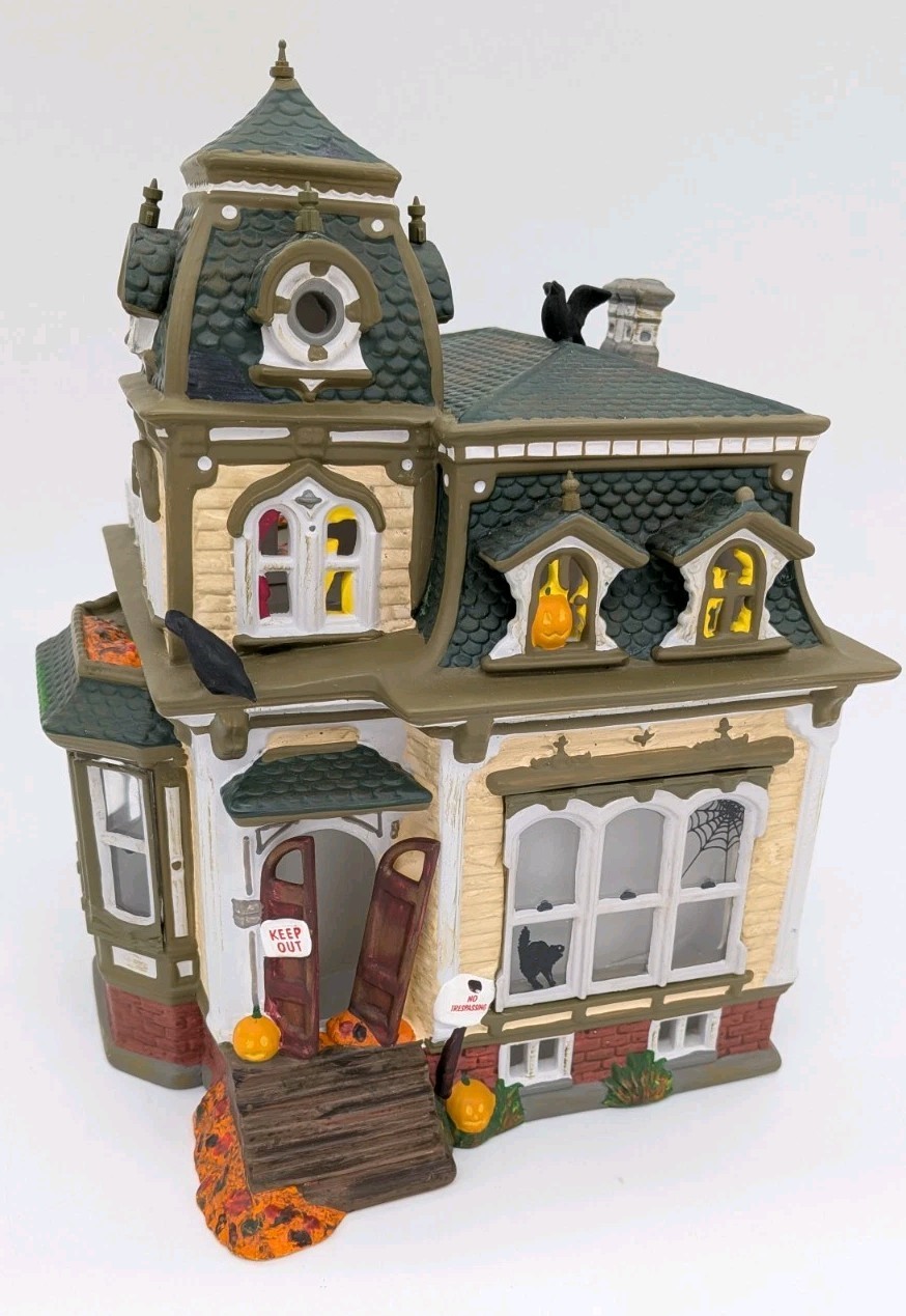 Department 56 Haunted Mansion Snow Village 54935 Halloween 1998 Needs Repair