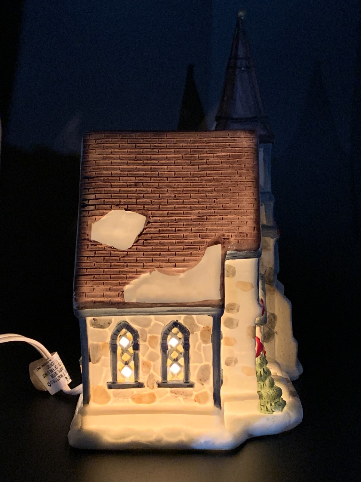 Christmas Village Porcelain Church Cathedral 1996 Lighted 10″ Four Star