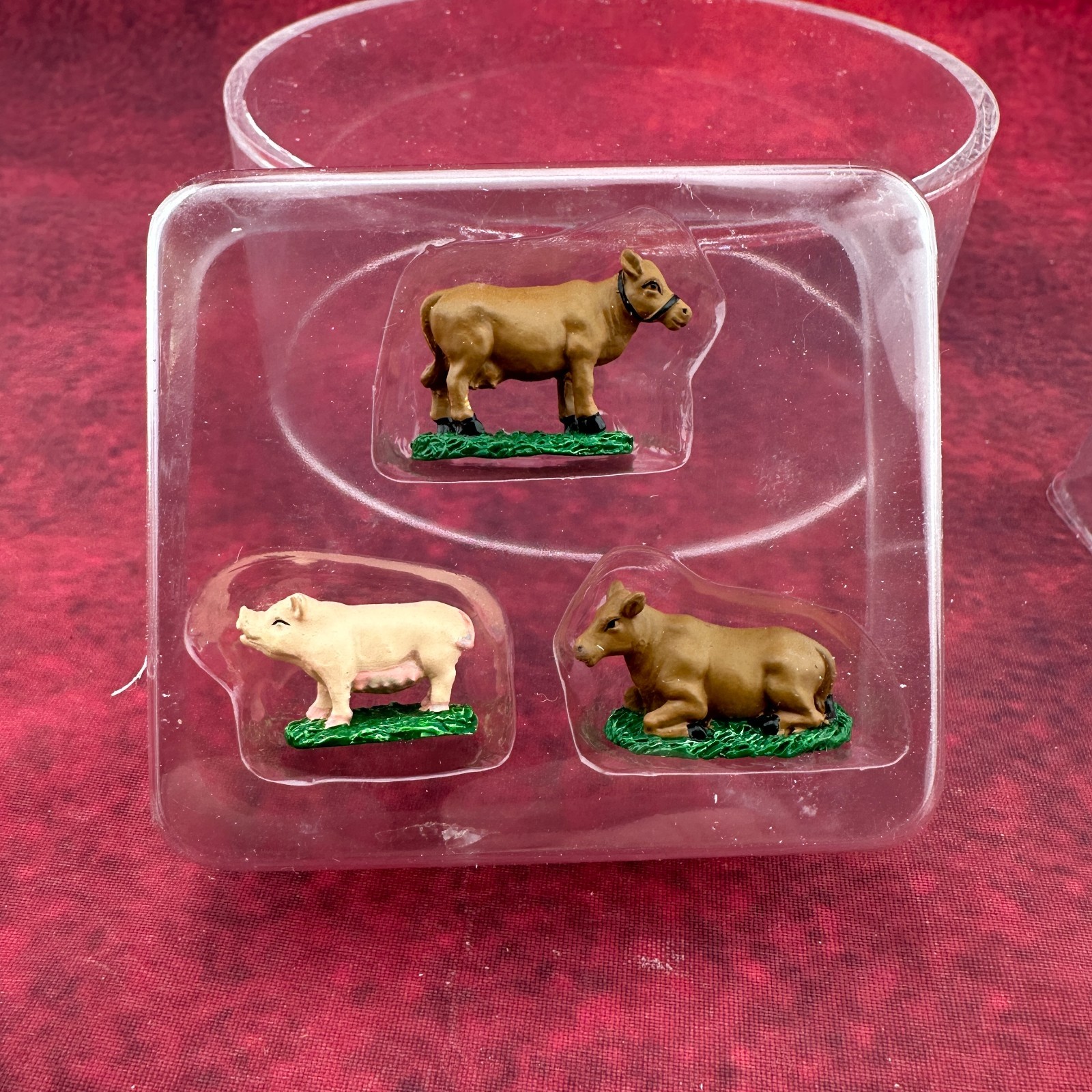 THE LIBERTY FALLS HAND PAINTED MINIATURE FARM ANIMALS ACCESORY SET AH224