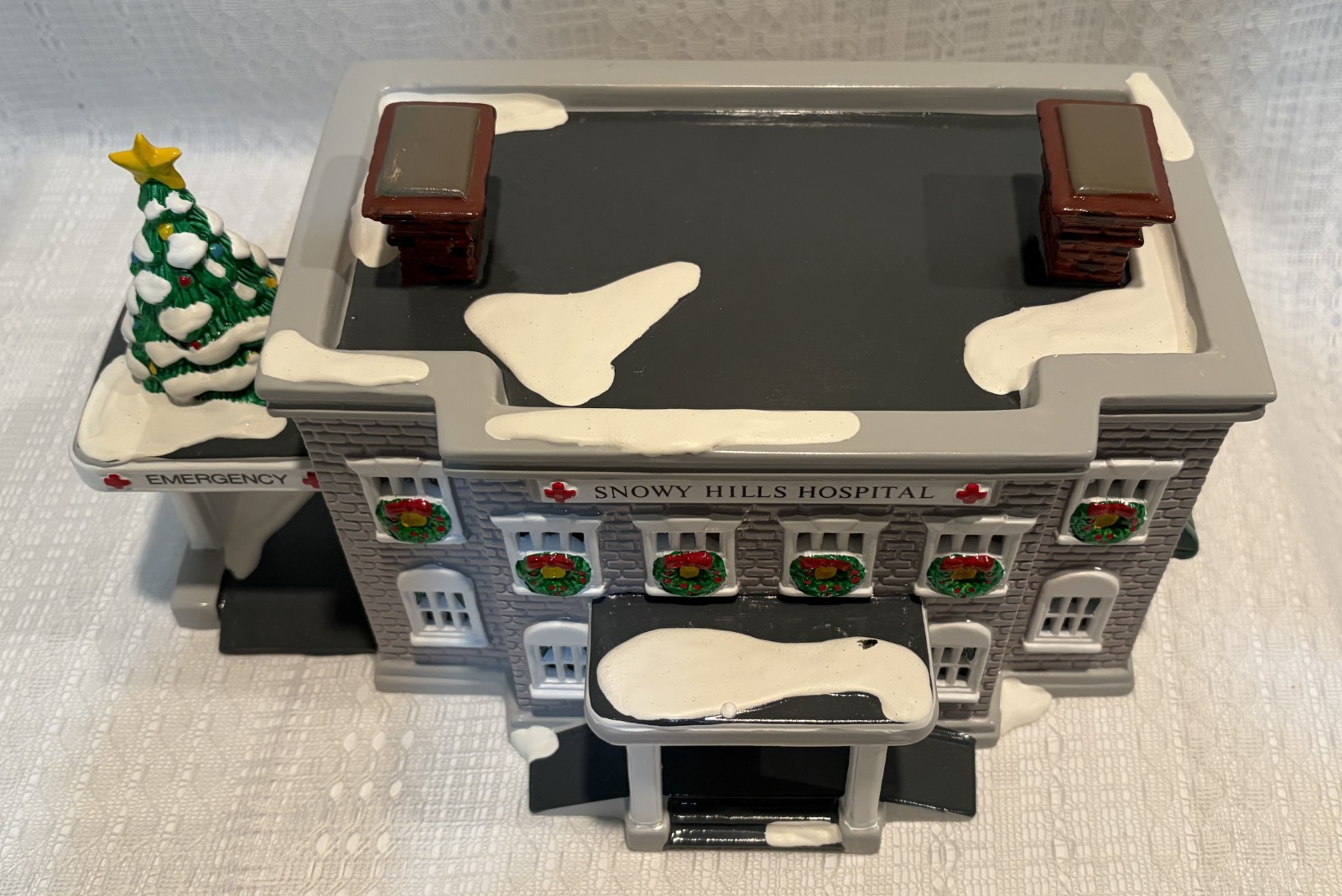 Department 56 Original Snow Village – Snowy Hills Hospital #5448-8