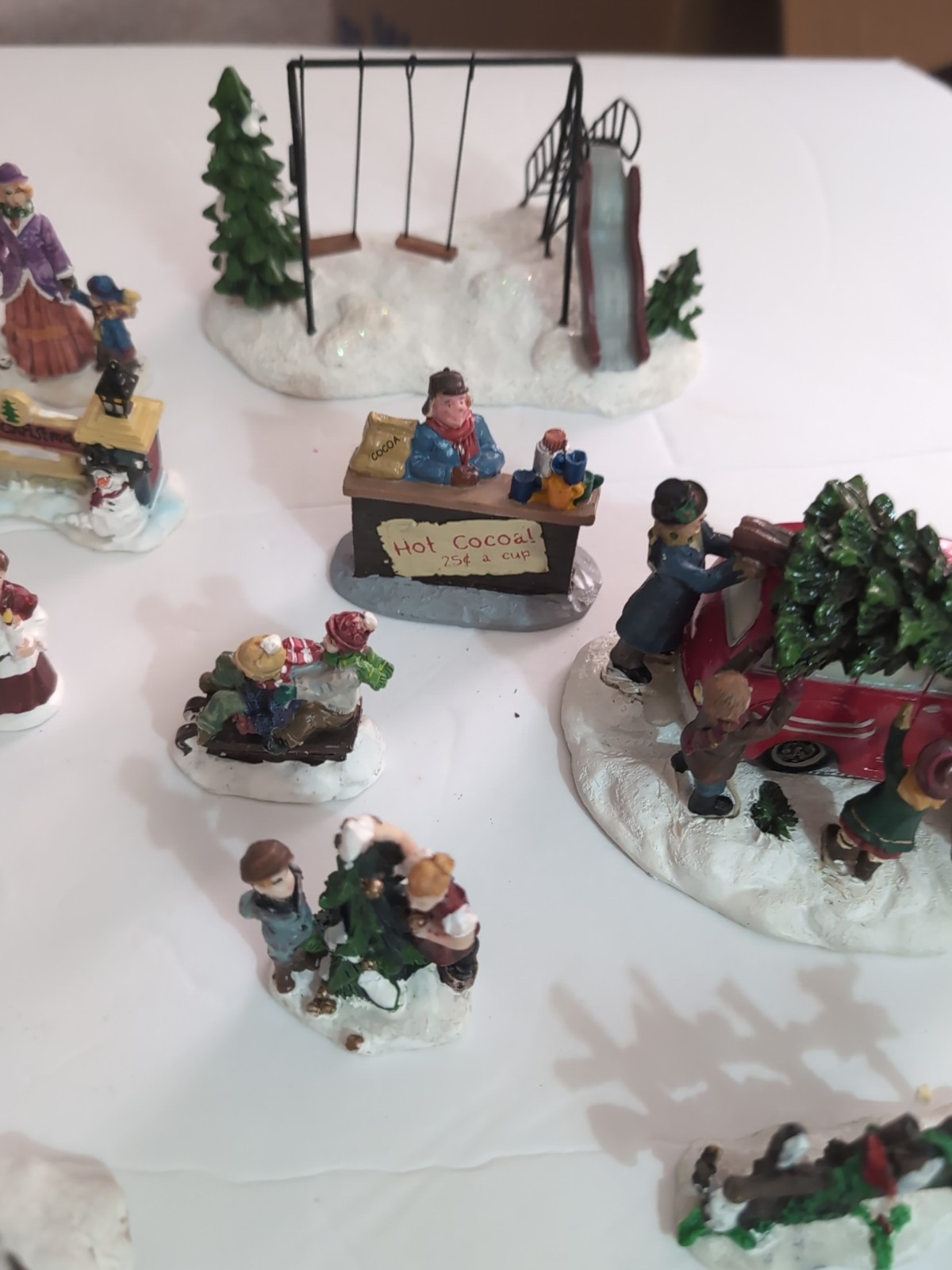 Christmas Village 16 Items