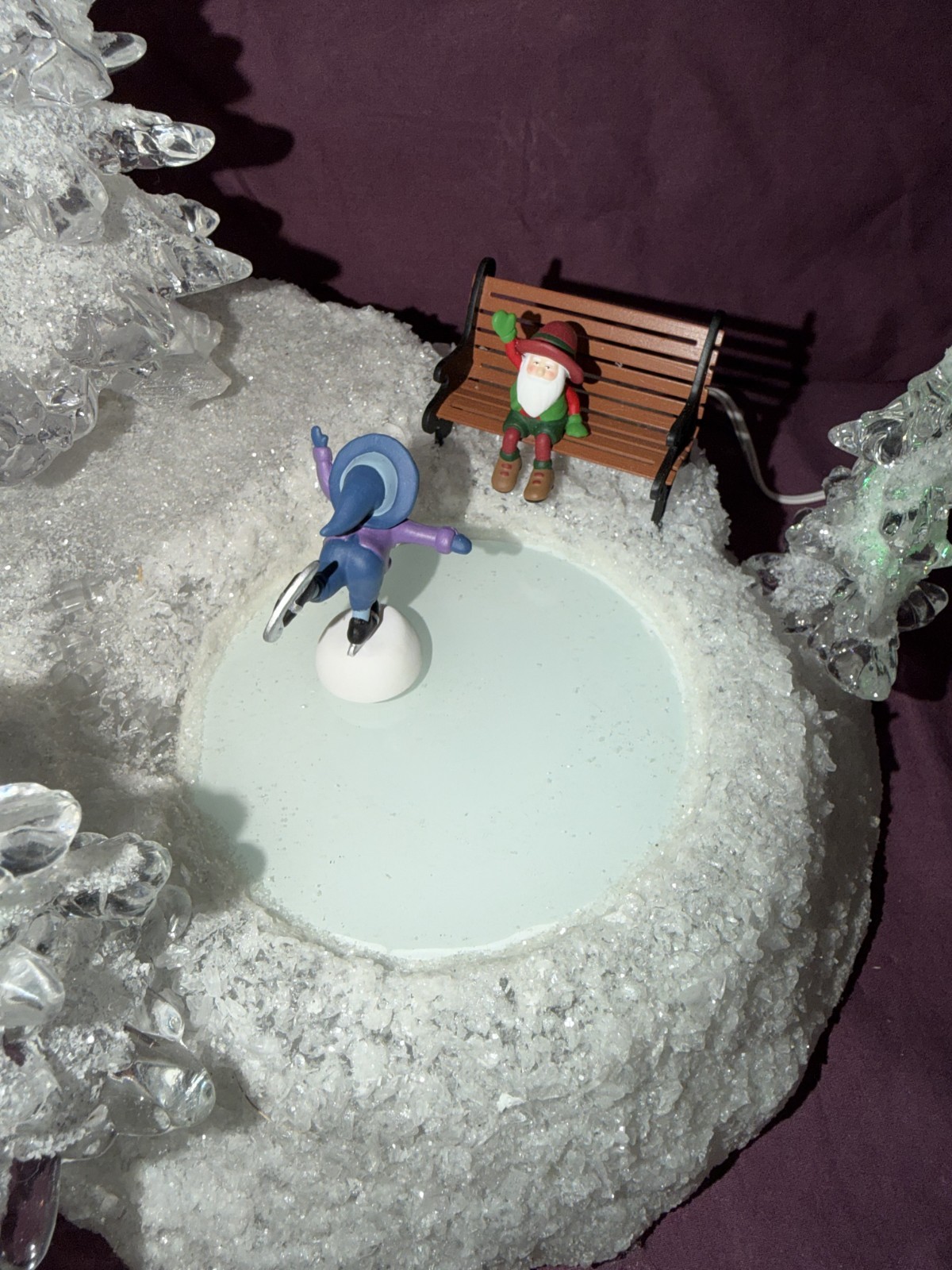 Department 56 Animated “Ice & Snow Skating Pond” Skater Bench