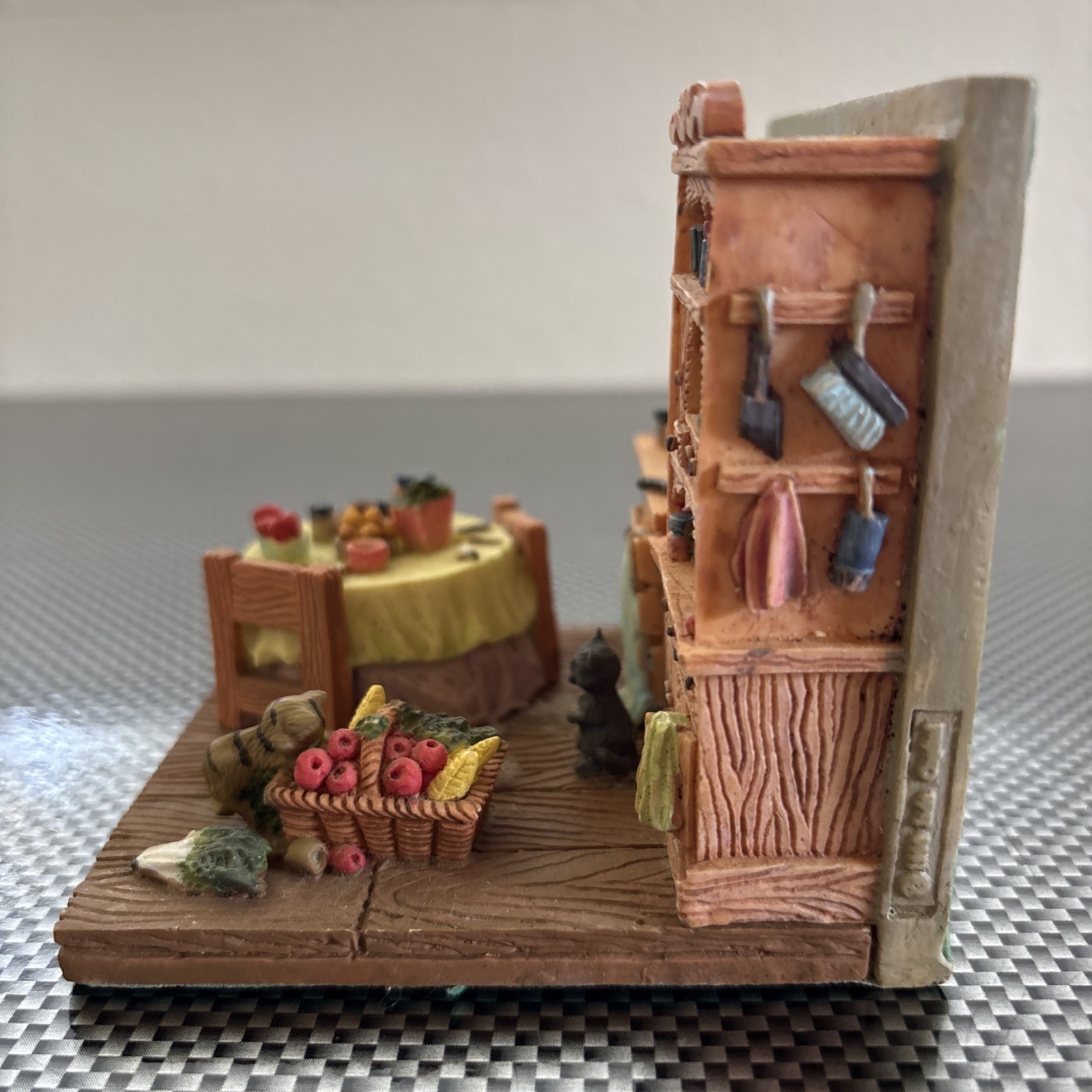 1990 Jade Capital Miniature Resin Country Kitchen Diorama Cats Art Collectibles